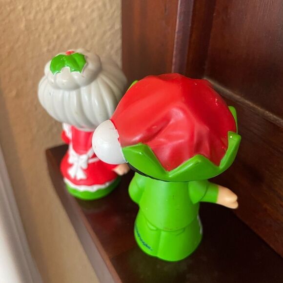 Fisher Price Mrs. Claus and Fisher Price Elf Little People - Picture 4 of 5
